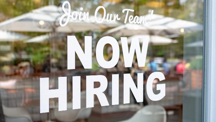 EEUU: desempleo entre hispanos cae al nivel más bajo de los últimos 49 años