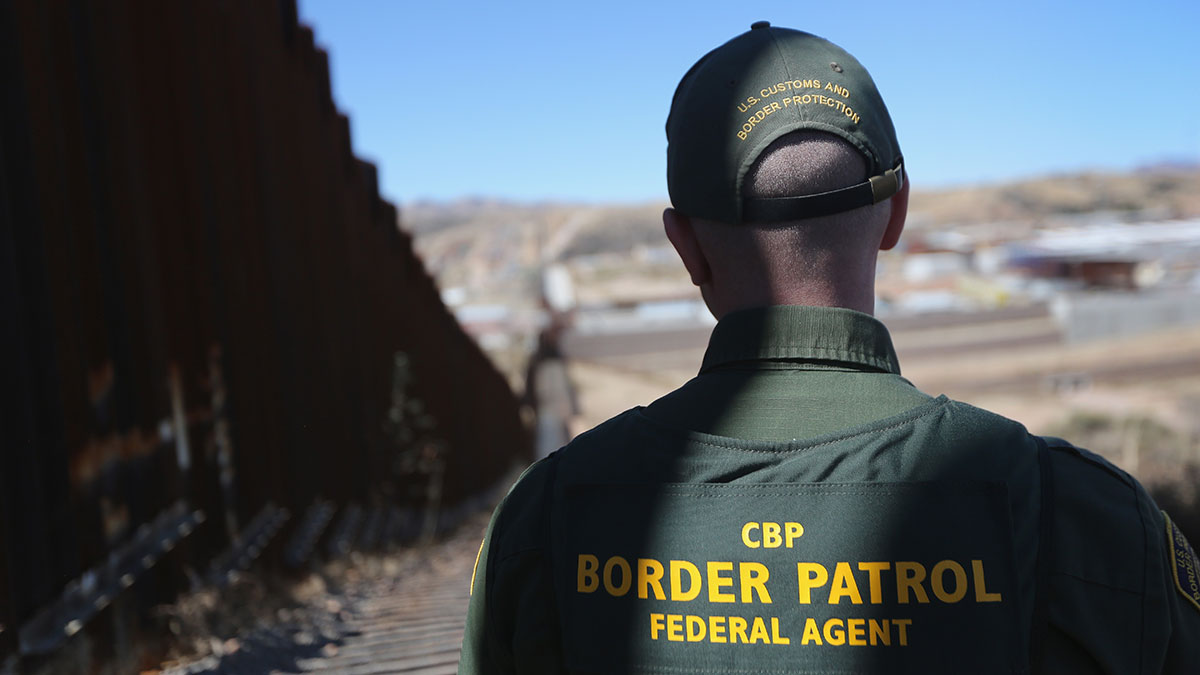 Por tráfico de migrantes, dos hermanos mexicanos enfrentan cargos en EEUU