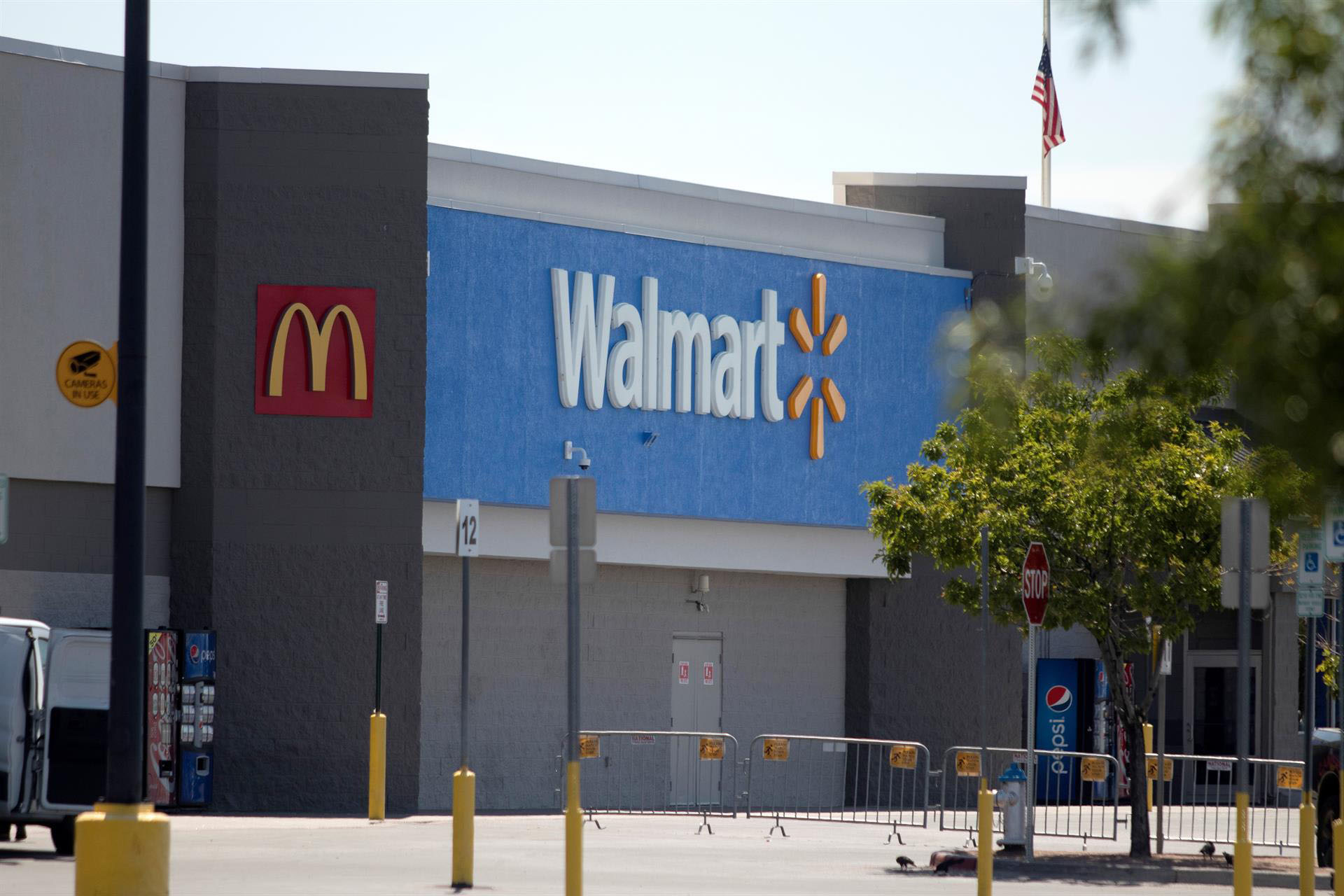 Walmart inicia ronda de despidos en EEUU