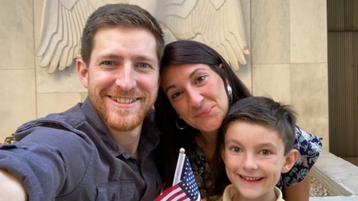 Cifra de naturalizaciones estadounidenses aumentó un 30 % en 2021