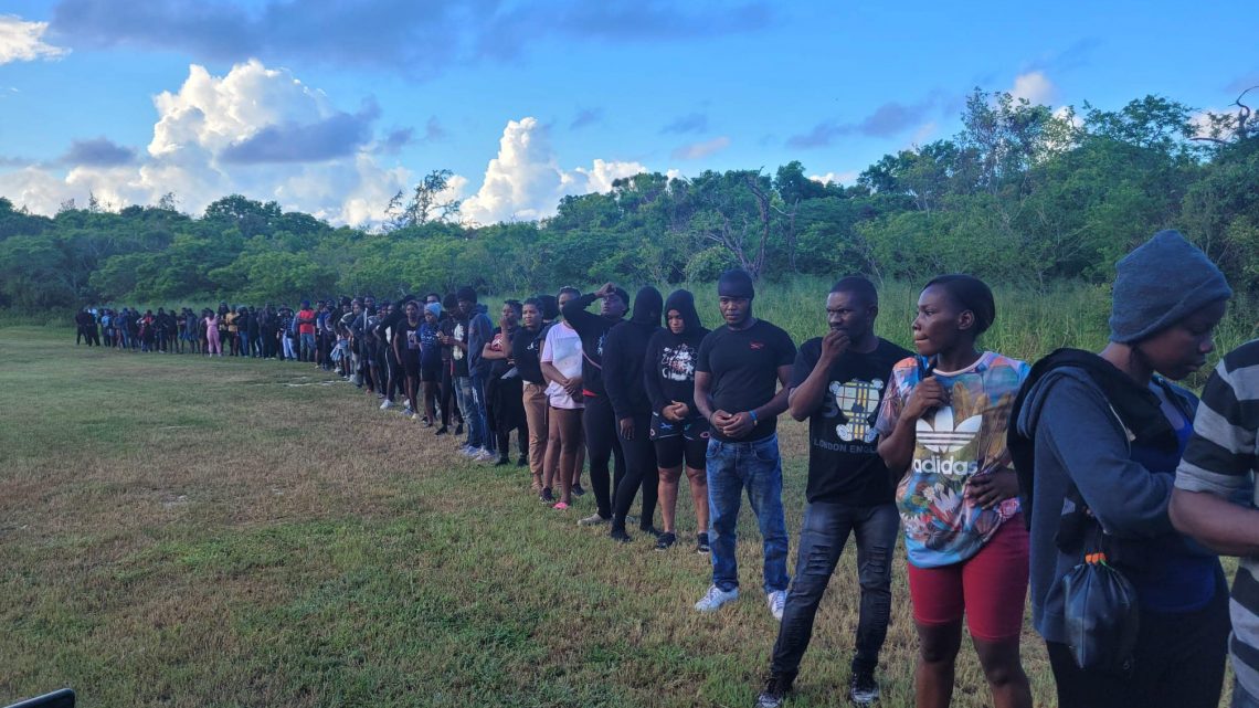 Más de 100 migrantes indocumentados llegan a una playa de Puerto Rico