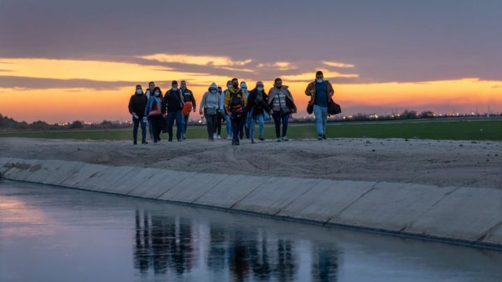 ¿Cuáles son las políticas inmigratorias en juego en las elecciones intermedias del 8 de noviembre en EE.UU.?