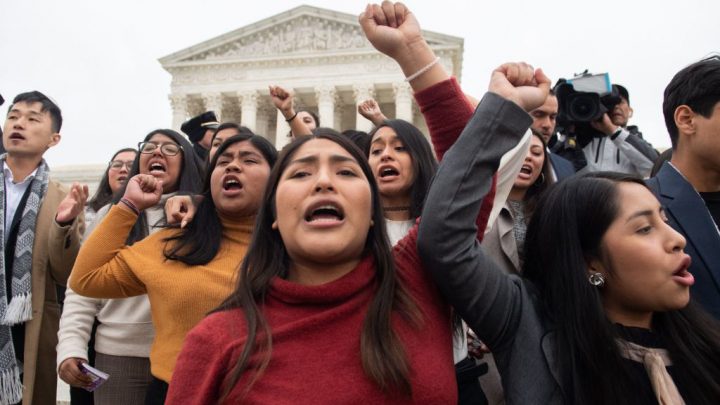 La reforma migratoria es una de las promesas sin cumplir de Biden