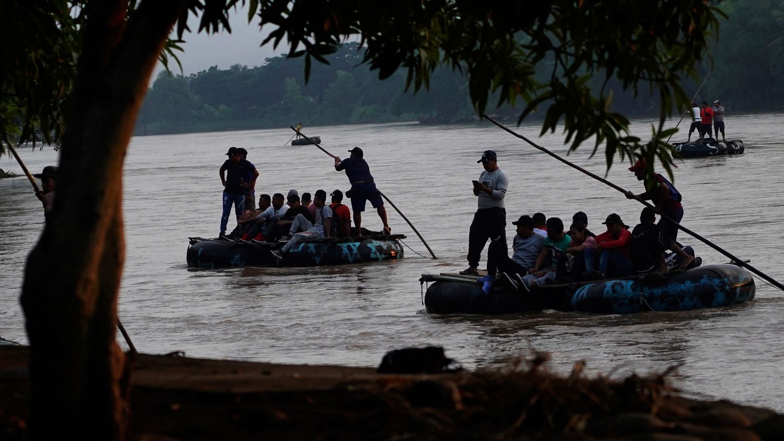 Dos millones de encuentros con migrantes en la frontera de EE.UU. en el 2022