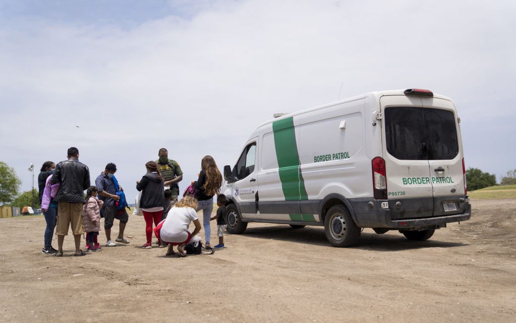 EEUU advierte que seguirá expulsando migrantes en la frontera tras el fin del Título 42