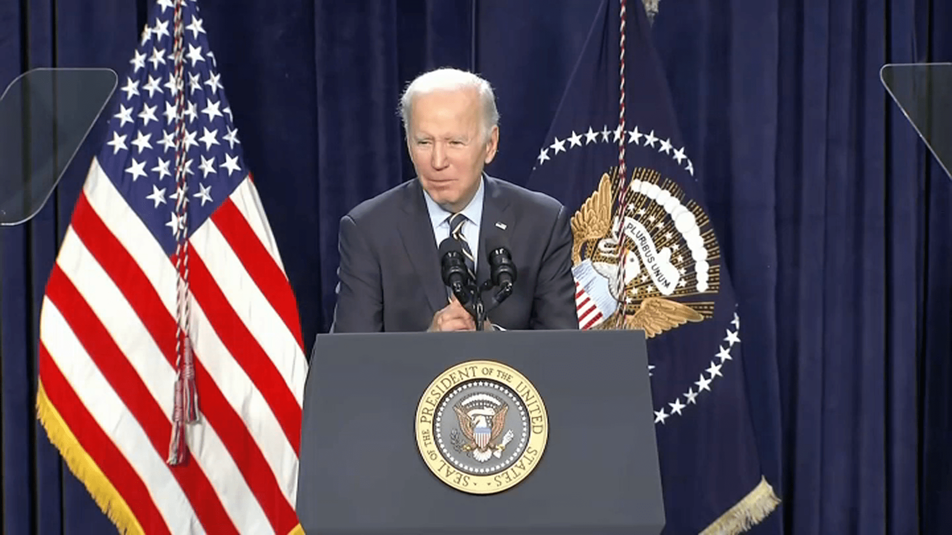 Biden se defiende ante críticas por no ir a la frontera: “están pasando cosas más importantes”