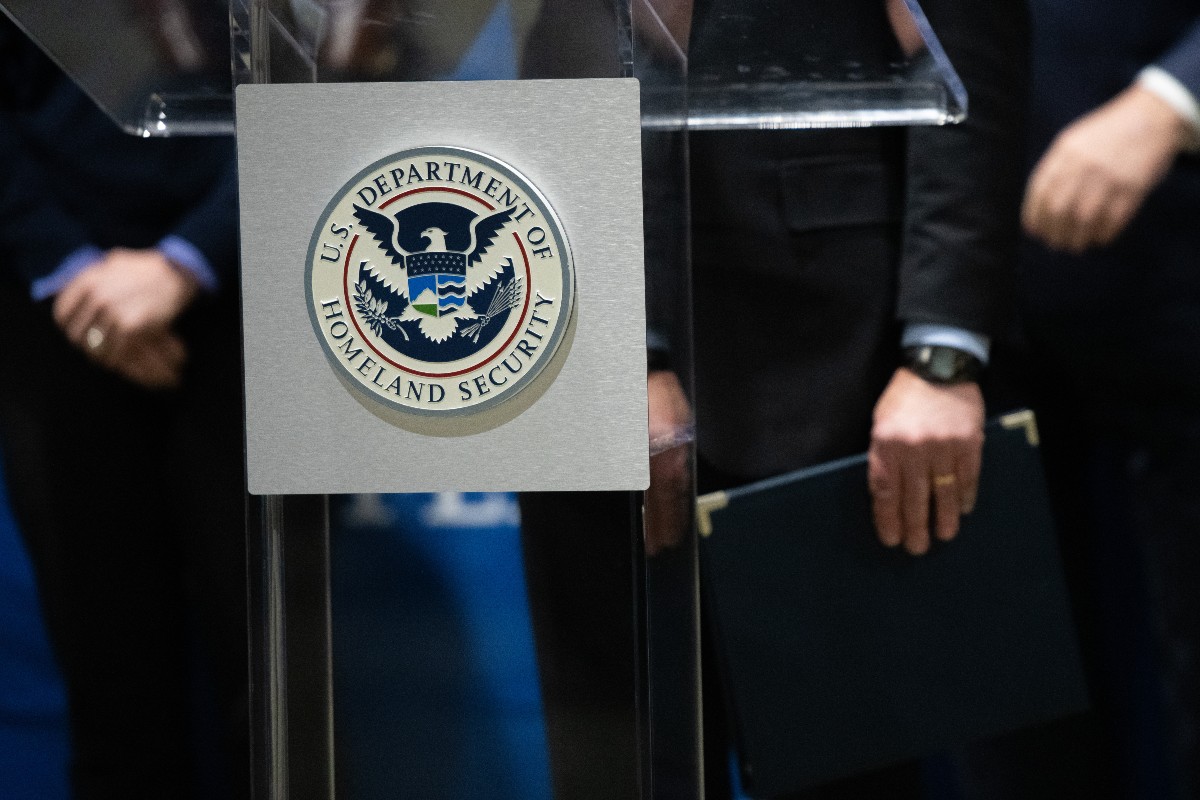 Gobierno de Biden extiende ayuda humanitaria para haitianos en EE.UU.