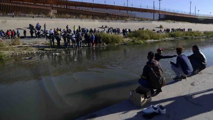 EEUU reduciría la elegibilidad para el asilo de migrantes que llegan por la frontera con México