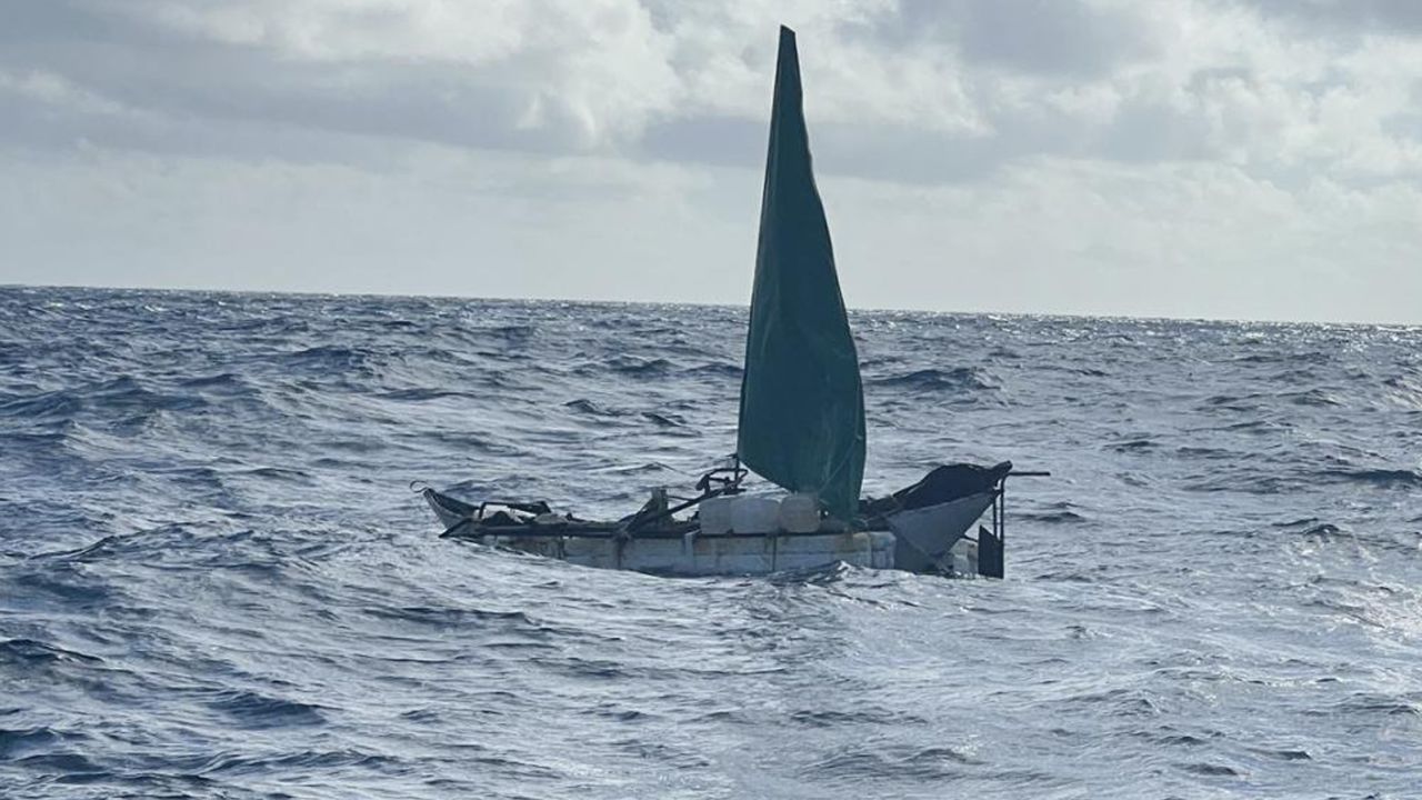 La Guardia Costera de EE.UU. devuelve a Cuba a 273 migrantes interceptados frente a la costa de Florida
