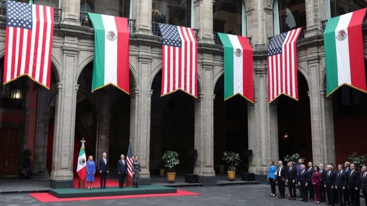 Gobierno de Biden alista más medidas para frenar los cruces fronterizos