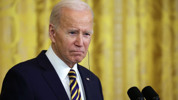 Biden presenta nuevo plan fronterizo que incluye aceptar a hasta 30.000 migrantes por mes de Cuba, Haití, Nicaragua y Venezuela