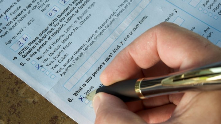 Gobierno de Biden propone definir hispano o latino como raza