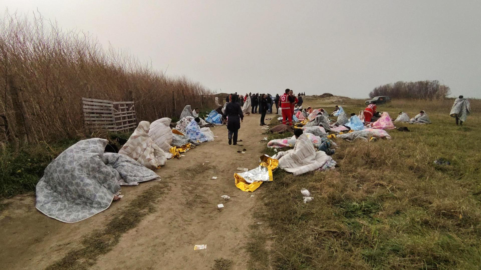 Mueren al menos 40 migrantes tras un naufragio en la costa de Italia