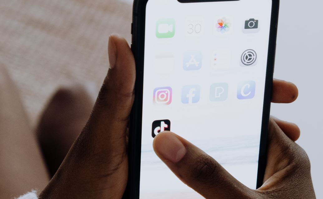 Coyotes utilizan las redes sociales para expandir el tráfico de personas hacia EE.UU.