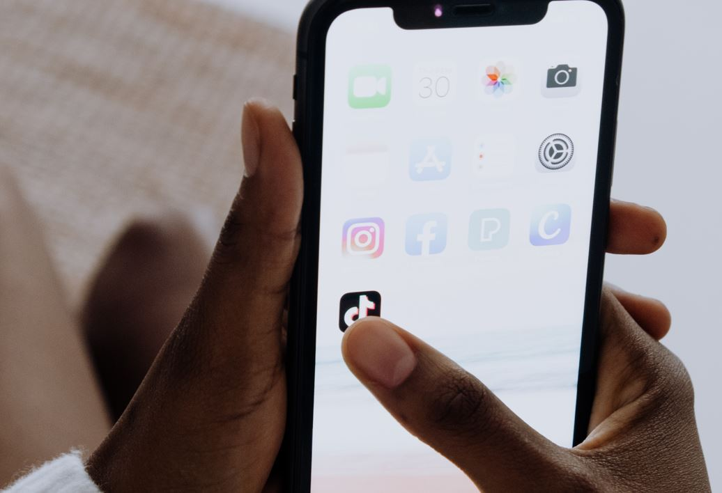 Coyotes utilizan las redes sociales para expandir el tráfico de personas hacia EE.UU.