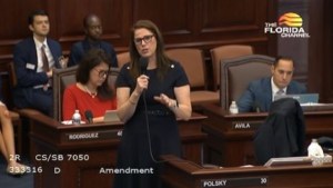 La ley de inmigración de DeSantis está más cerca de aprobarse en Florida