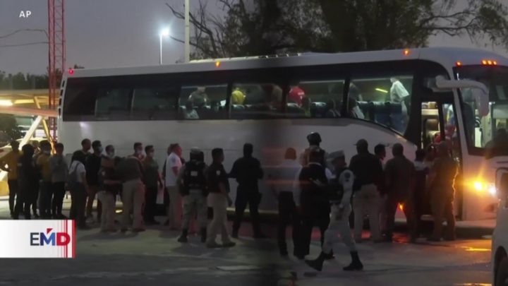 Habilitan gimnasios en escuelas de NYC para albergar a solicitantes de asilo