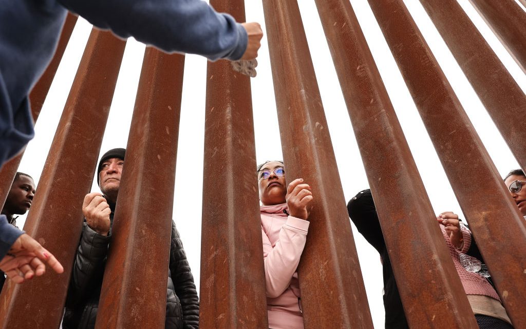 Cruce de migrantes en la frontera cae un 50% tras el fin del Título 42
