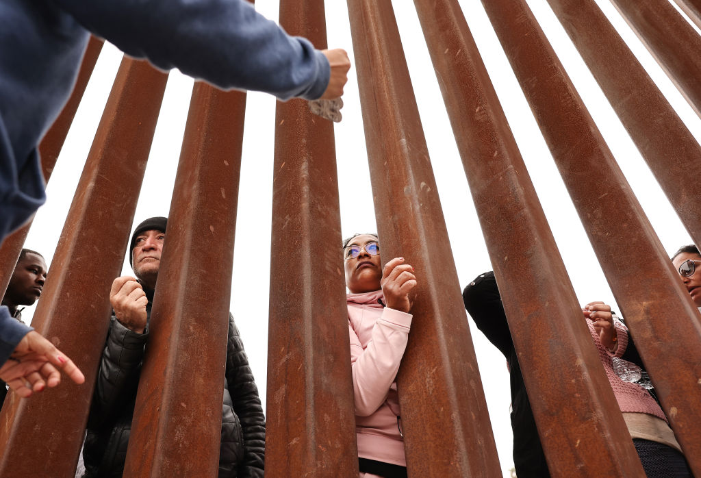 Cruce de migrantes en la frontera cae un 50% tras el fin del Título 42