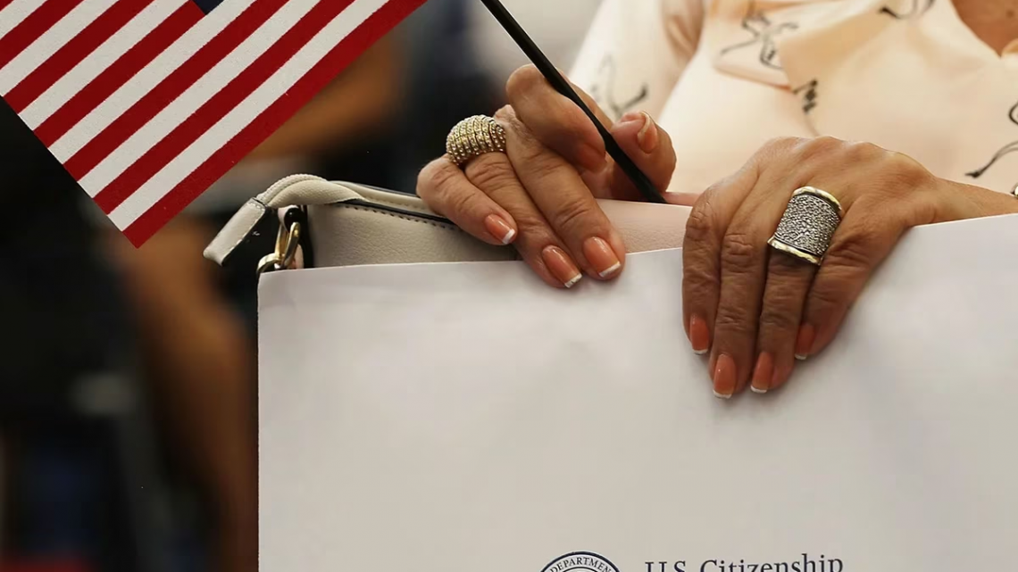 Cuidado con estos 4 tipos de estafas durante tu proceso migratorio en Estados Unidos