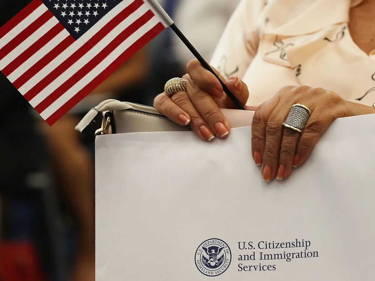 Cuidado con estos 4 tipos de estafas durante tu proceso migratorio en Estados Unidos
