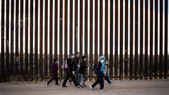 Título 8, la medida que se aplicará a inmigrantes llegados por la frontera