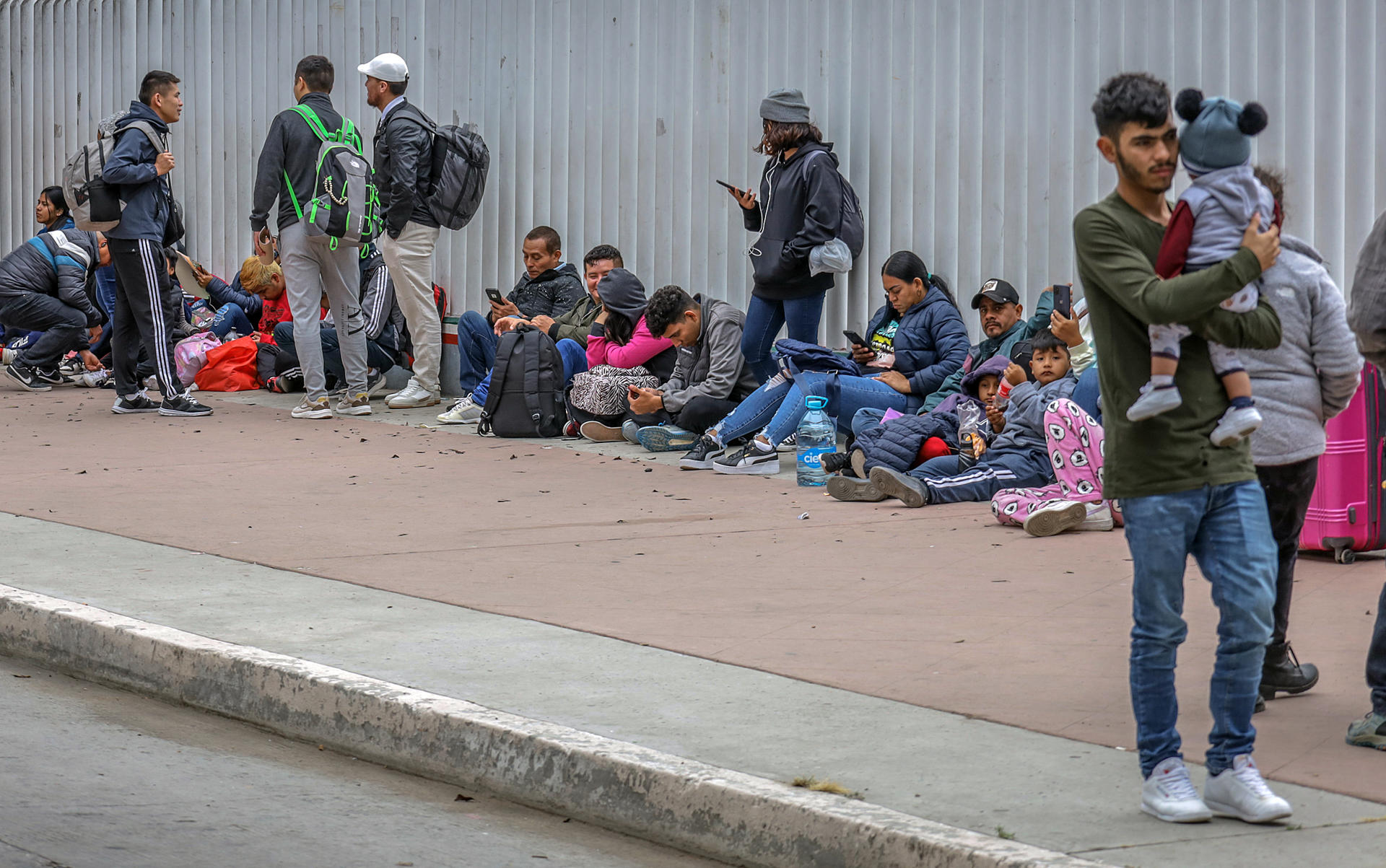Aumenta la llegada de migrantes a la frontera con México