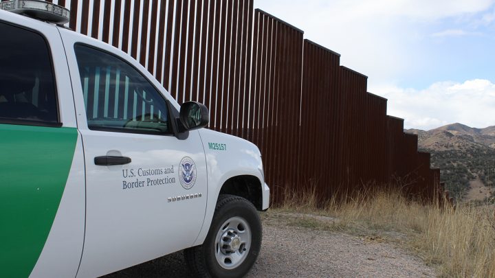 Baja el número de inmigrantes que cruzan irregularmente la frontera