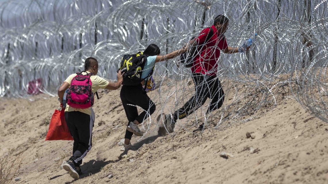 Nueva política de asilo de Biden deja a migrantes varados y en condiciones que empeoran