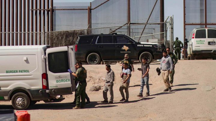 Se desploman las detenciones de migrantes en la frontera desde 2021