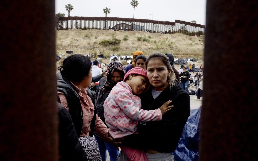 Disminuyen las deportaciones de familias inmigrantes bajo el nuevo programa de Biden