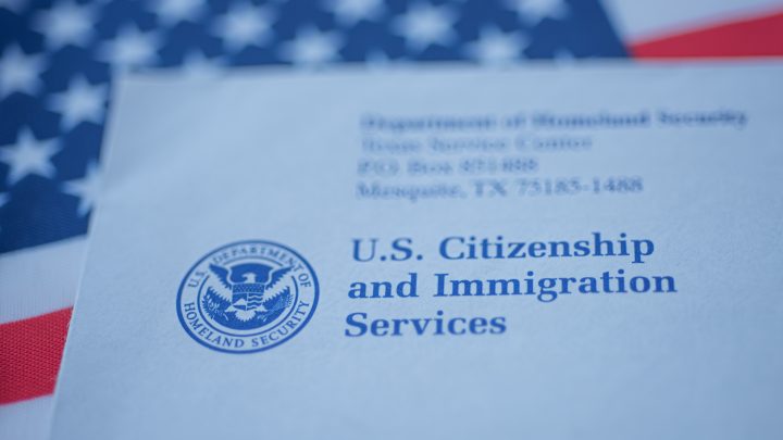 Ya puedes solicitar algunas citas migratorias de USCIS en línea y en español