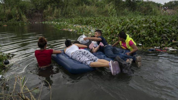 Aumentan los cruces ilegales de inmigrantes en la frontera sur