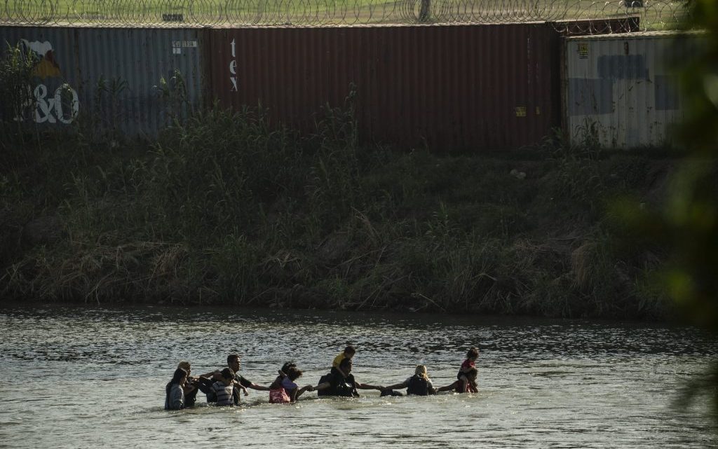 Solicitantes de asilo habrían ingresado a EEUU por contrabandistas vinculados a ISIS