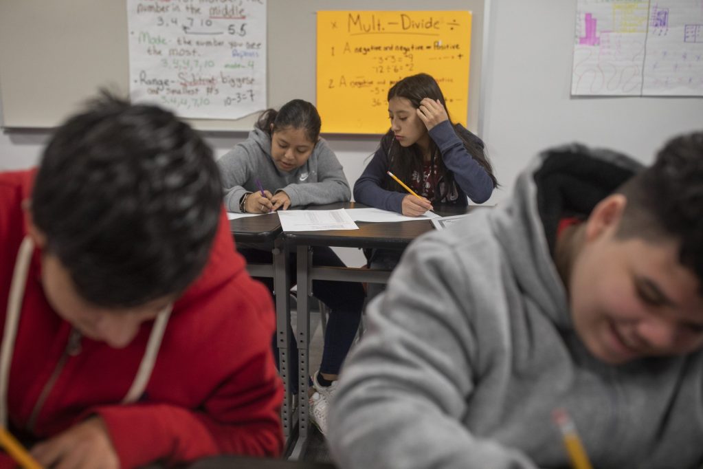 Niños latinos en estados con leyes antiinmigrantes tienen mayor riesgo de enfermedades