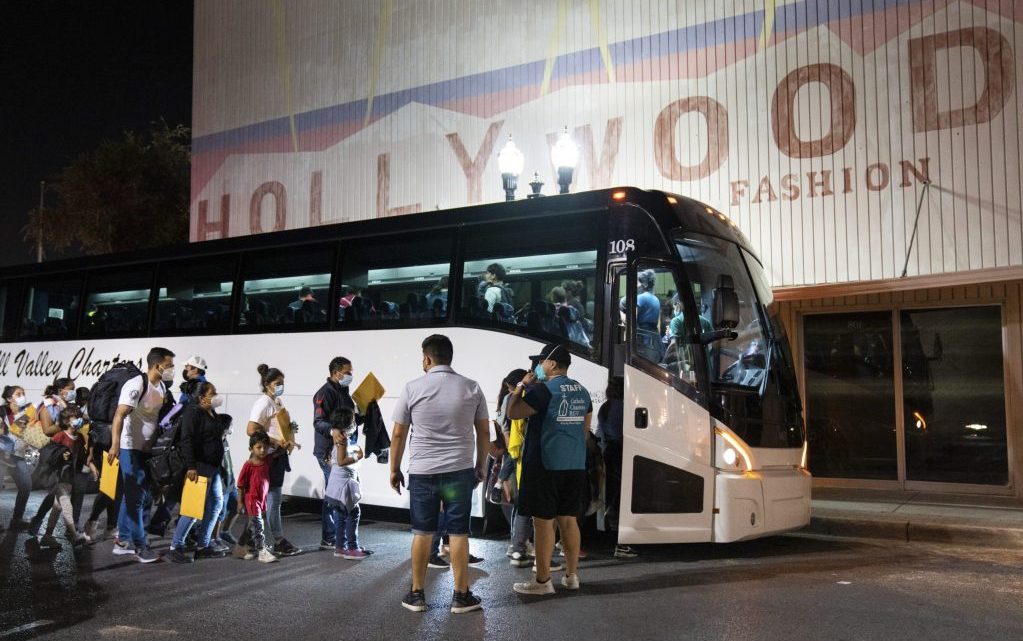 Massachusetts declara estado de emergencia por la llegada de inmigrantes