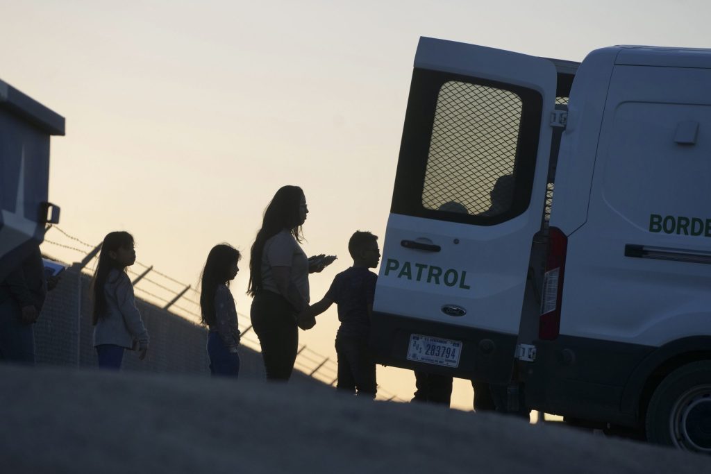 Detenciones en la frontera alcanzaron un máximo en agosto
