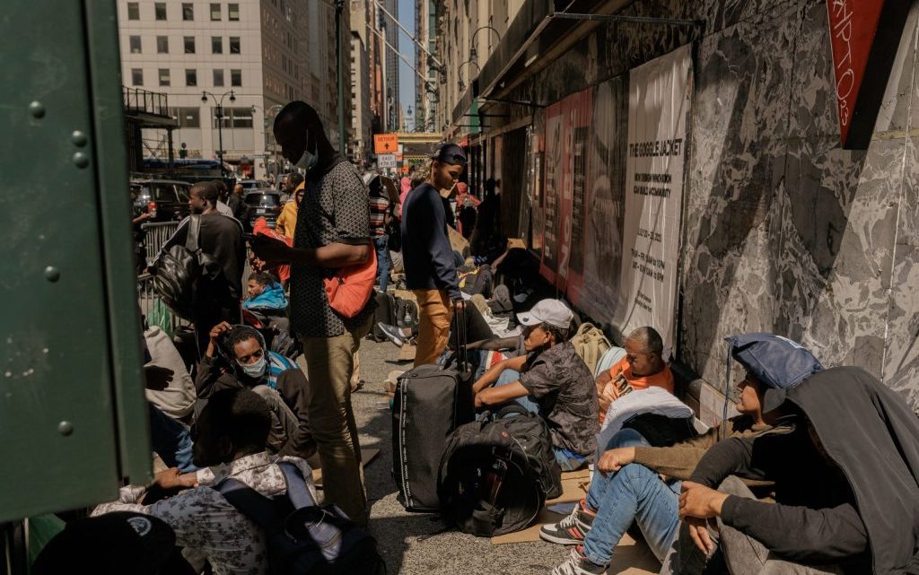 Limitarán a 30 días la estadía de inmigrantes en albergues de Nueva York