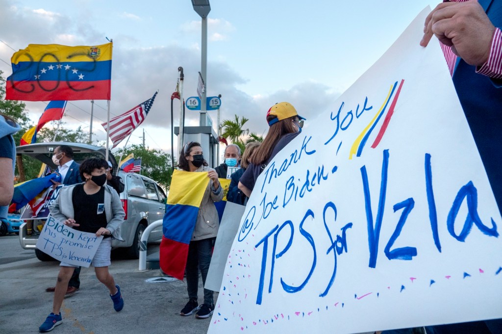 A cuántos venezolanos beneficia la expansión del TPS