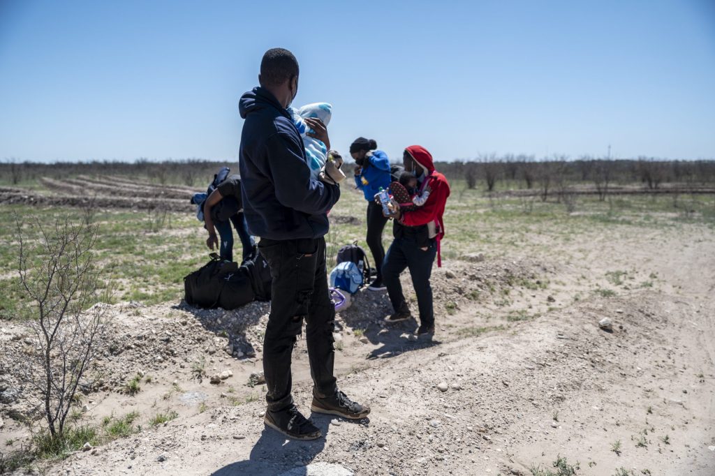 Calor aumenta muerte de inmigrantes en la frontera México-EEUU