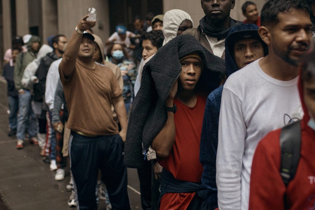 Alcalde Eric Adams: La ciudad de Nueva York está desbordada de inmigrantes