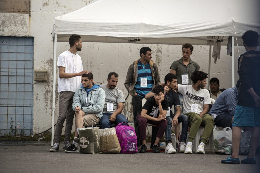 Massachusetts enfrenta crisis en refugios para familias inmigrantes sin hogar