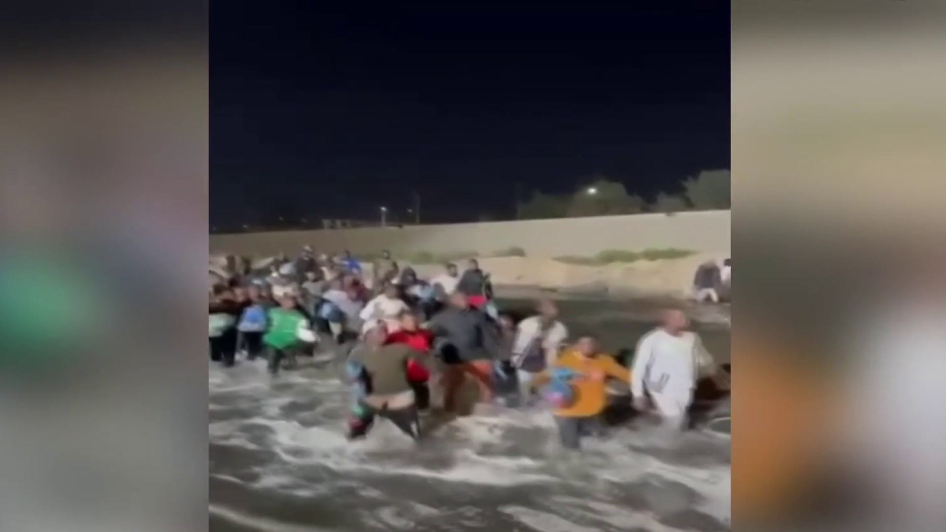 Migrante muere en un cruce masivo en plena frontera entre México y EEUU