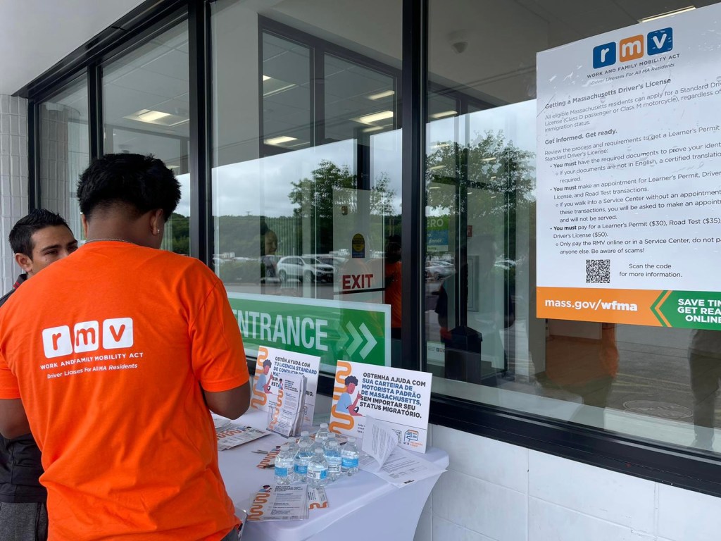 Conoce los detalles del primer semestre de las licencias de conducir para inmigrantes en MA