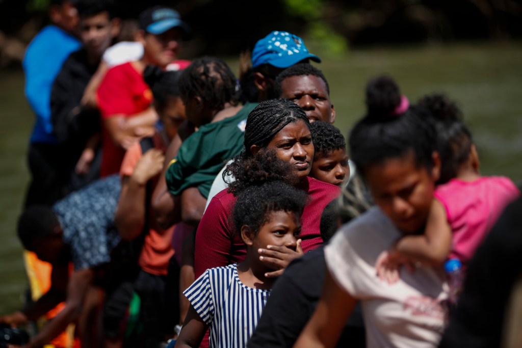 120.000 menores de edad cruzaron la selva del Darién en 2023