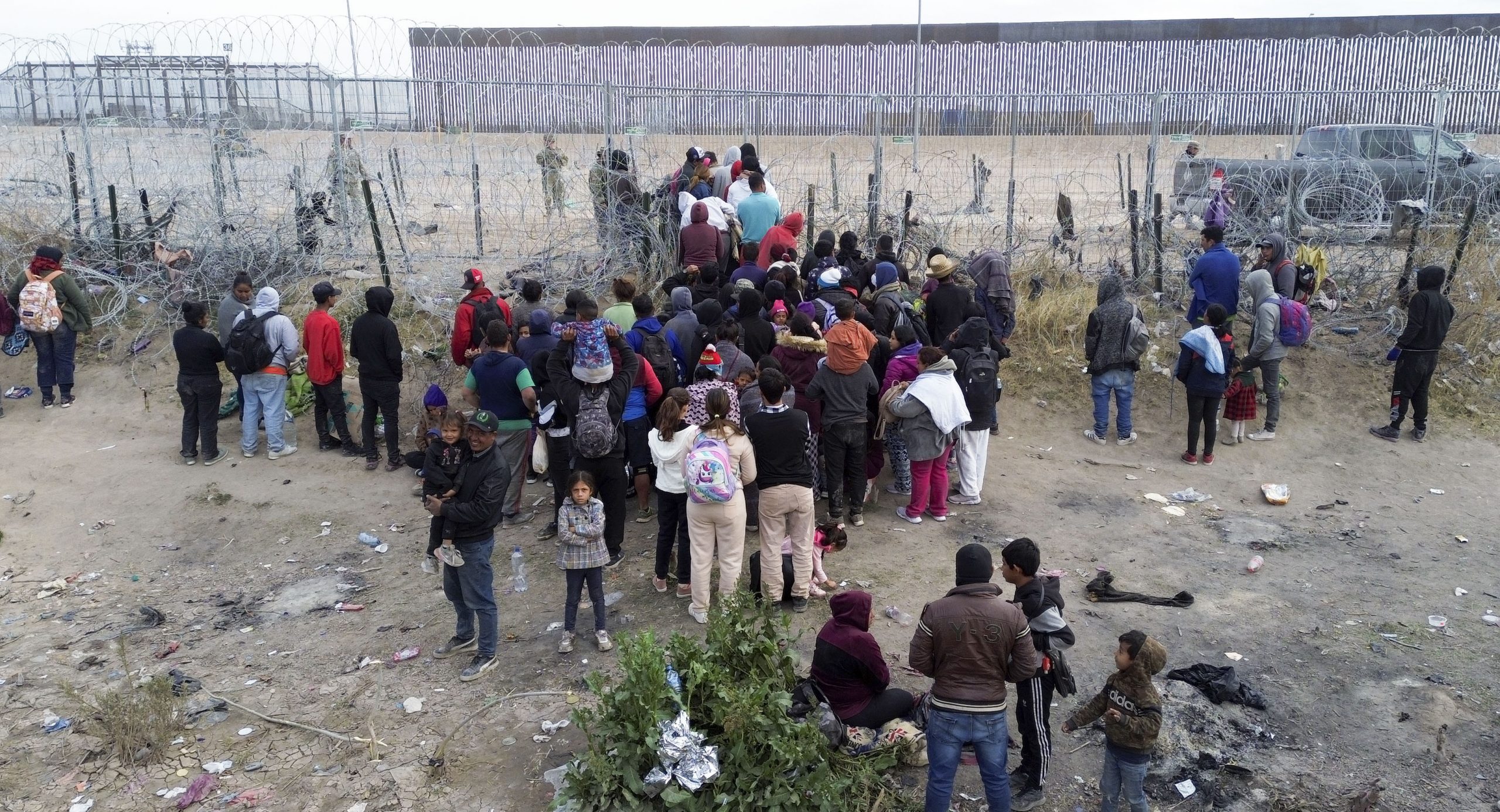 El gobierno de EEUU estaría ultimando planes para limitar el acceso al asilo en la frontera con México