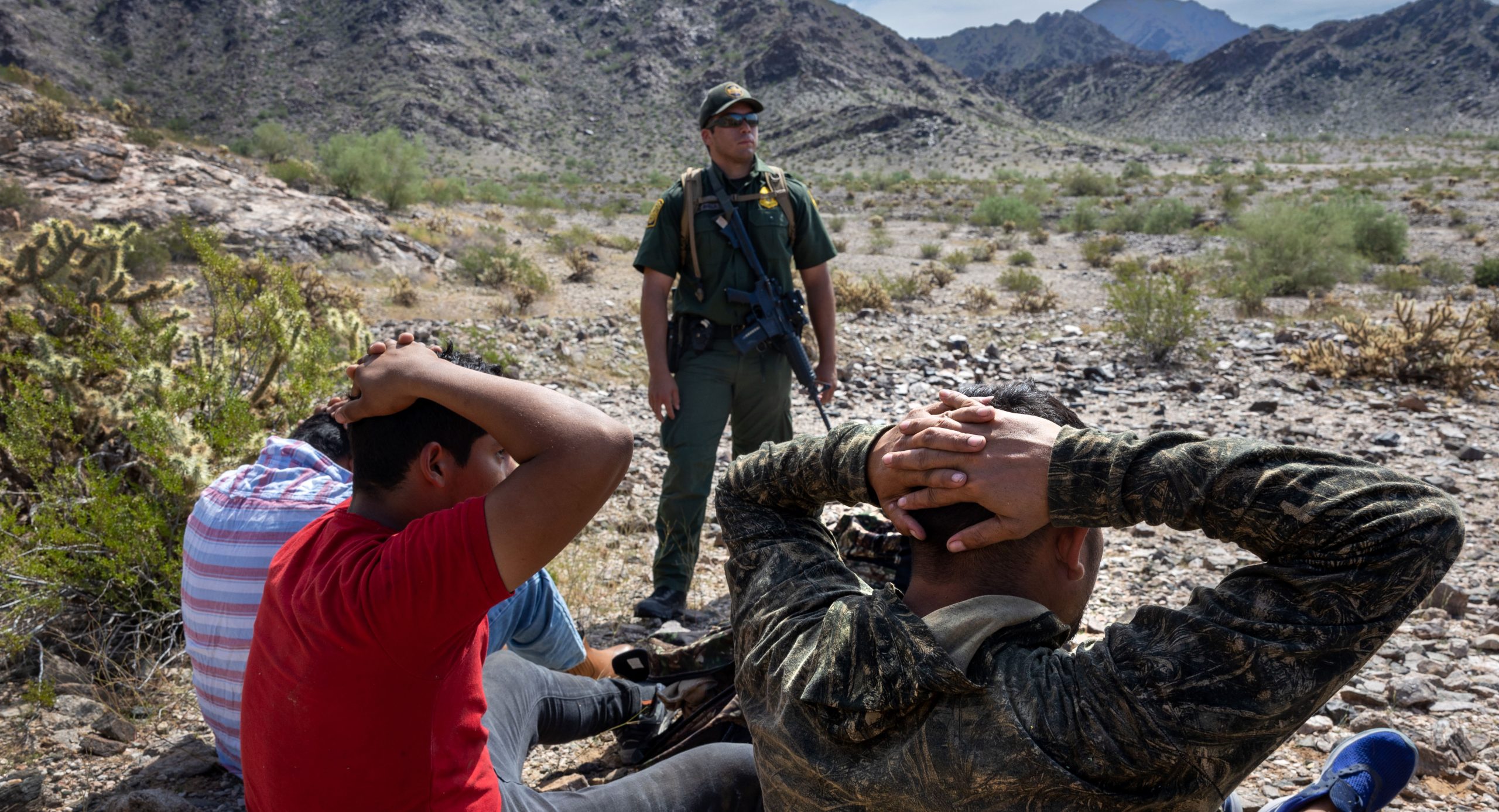 Arrestos de indocumentados en la frontera sur de EEUU bajan por tercer mes consecutivo