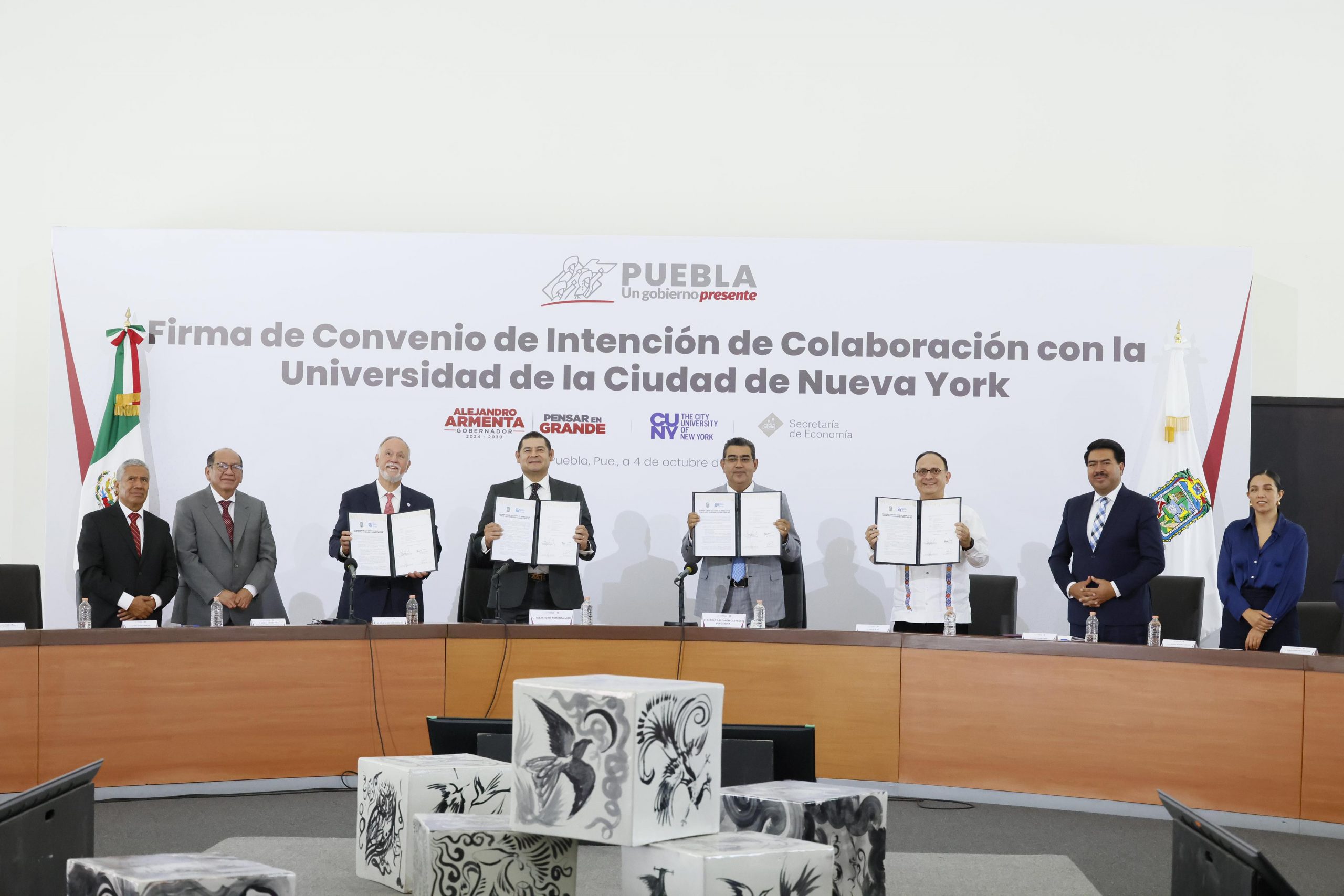 Gobierno consolida lazos educativos para migrantes poblanos
