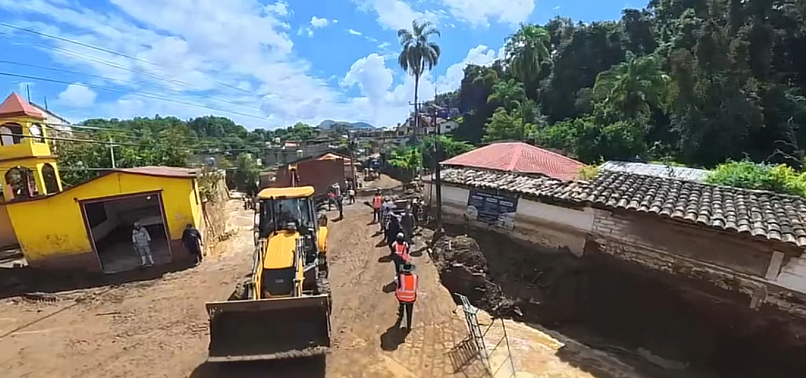 Mundo Migrante en poyo a las familias afectadas con las recientes inundaciones.